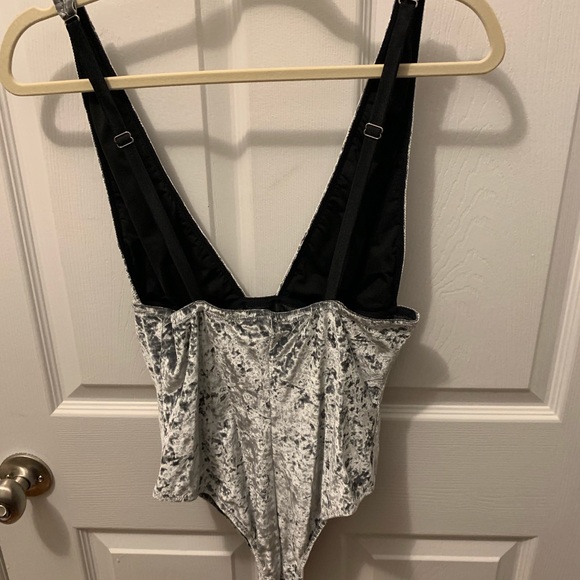 Fleur du mal velvet bodysuit - Picture 3 of 5